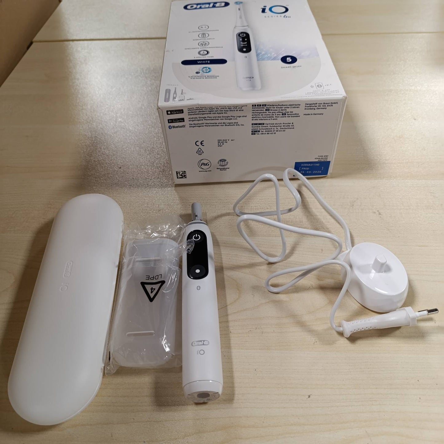 274894 - ORAL-B Furçë dhëmbësh elektrike iO Series 6, 2 koka, 5 mënyra pastrimi, teknologji magnetike, e bardhë
