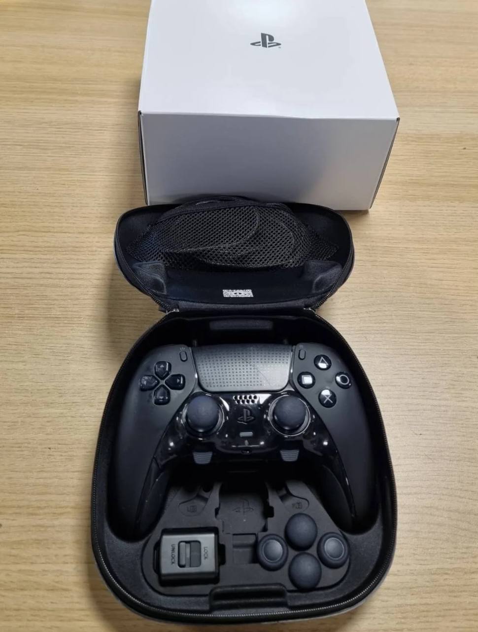 272632 - SONY PlayStation Kontrollues DualSense Edge 5, Pa Tel, Butona dhe Levë Drejtimi të Këmbyeshëm, Shkelësa të Rregullueshëm, Profile të Personalizueshme, I Përputhshëm me PS5/PC, Ngjyra: E Zezë