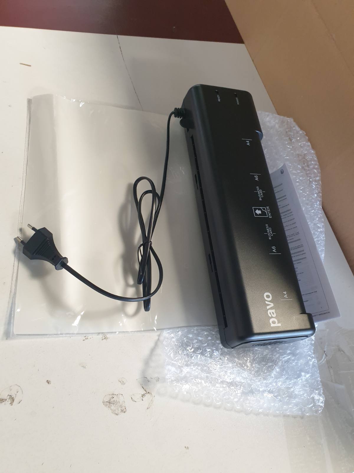 276878 - PAVO Laminator Premium A4, 5 qese laminimi A4 të përfshira, Modeli 8038718