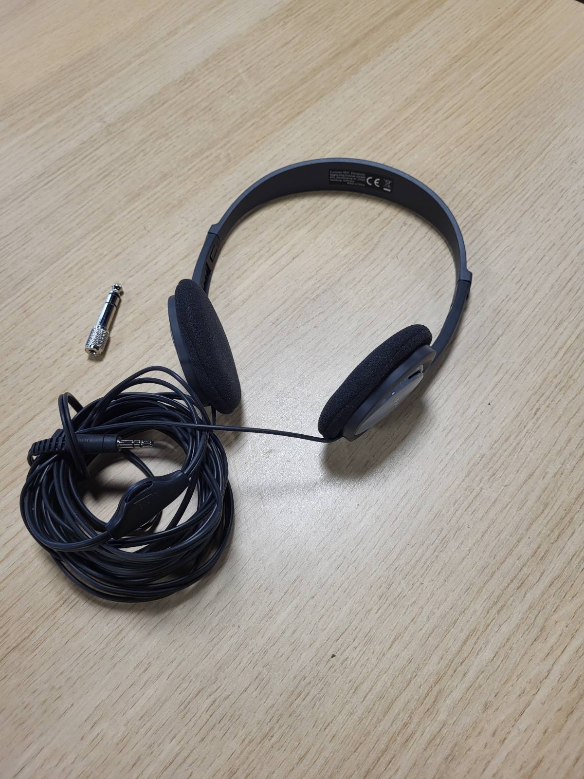 276847 - PANASONIC Kufje stereo të lehta RP-HT090E-H, kufje në vesh, kabllo 5 m, kontroll volumin, XBS, prizë 3.5 mm, të zeza