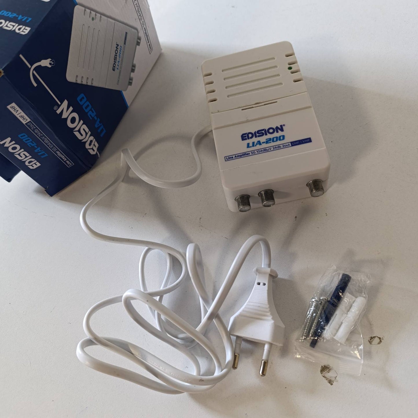 276824 - EDISION LIA-200 Amplifikator Antenash Televizori për Apartamente të Brendshme UHF/VHF, 12-24dB i Rregullueshëm, 104dBmV, për Transmetim Dixhital Tokësor DVB-T/T2, me Filtër 5G LTE, 1 Hyrje, 2 Dalje