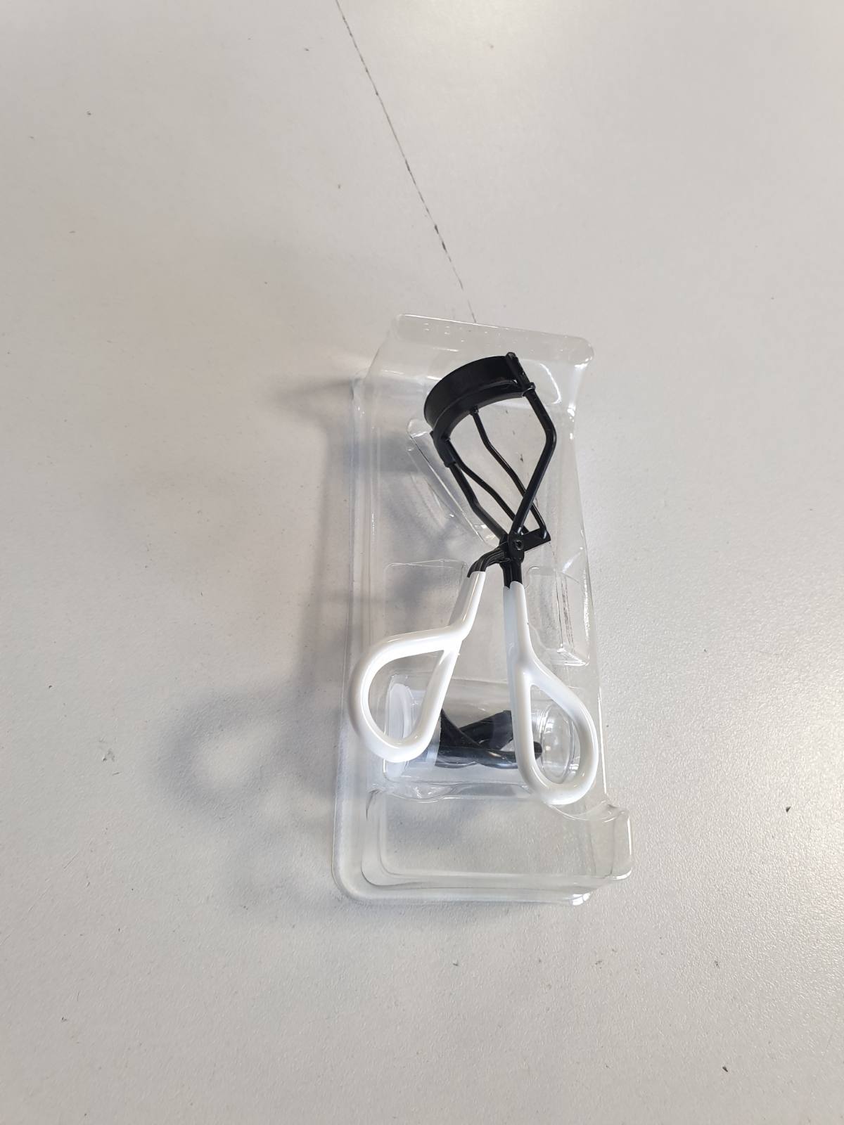 317568 - Tweezerman Kaçurrela për qerpikët, 1 pako (1 x 1 copë)