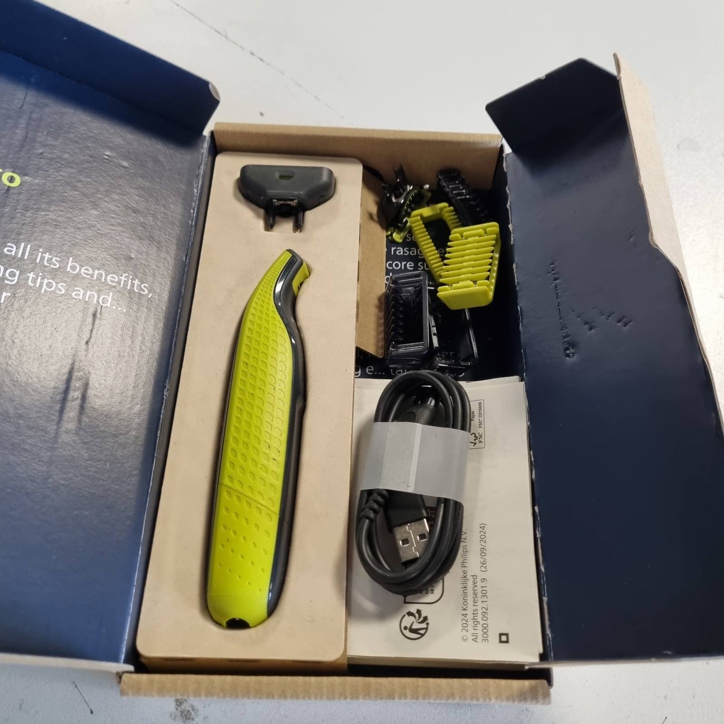 315740 - PHILIPS Berber OneBlade 360, Makinë rroje dhe shkurtuese elektrike për fytyrën dhe trupin, 3 tehe 360, 3 krehër për mjekër (1.3.5 inç), 1 komplet trupi, model QP2824/31