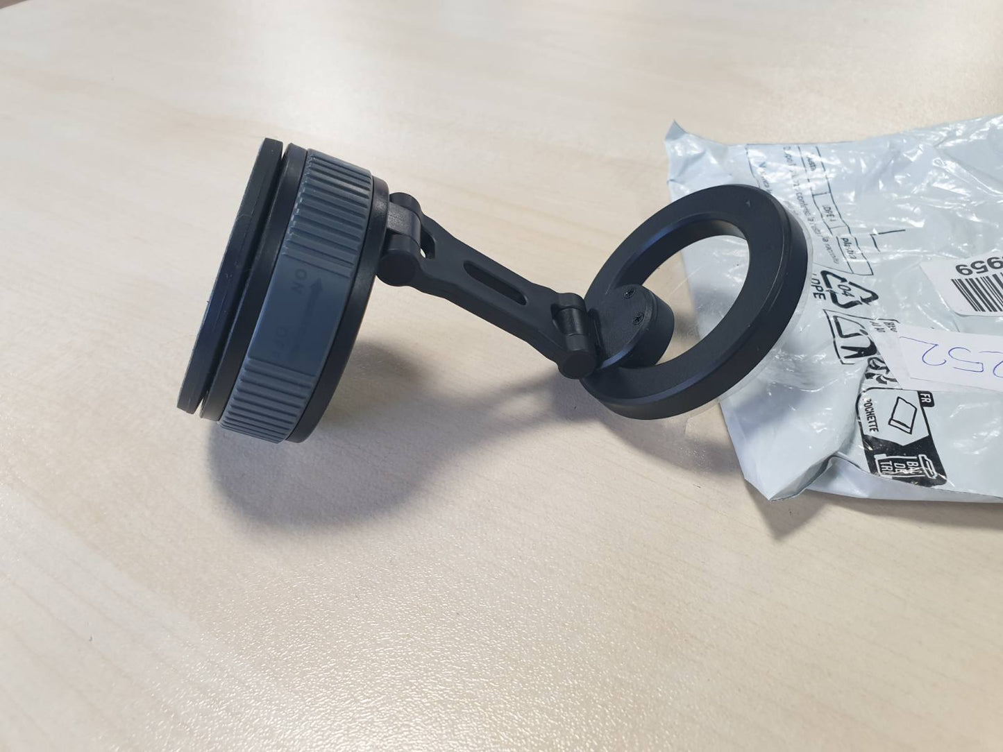 320252 - MIRACASE Mbajtëse Telefoni për Makinë për Magsafe, Thithje Ultra e Fuqishme, Telefon Magnetik që Rrotullohet 360°, për iPhone 17 16 15 14 13 12 Pro Max, Telefona të Tjerë