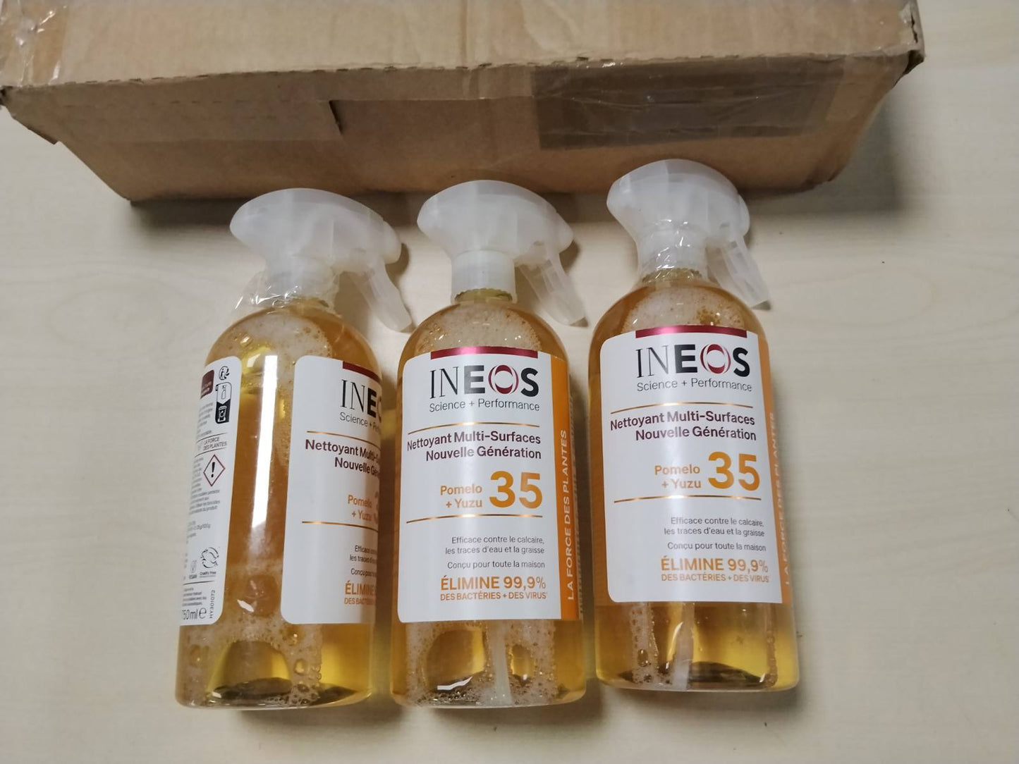 316697 - INEOS Sprej shumësipërfaqësor, aromë pomelo dhe juzu, Pako me 3 shishe (3 x 750ML)