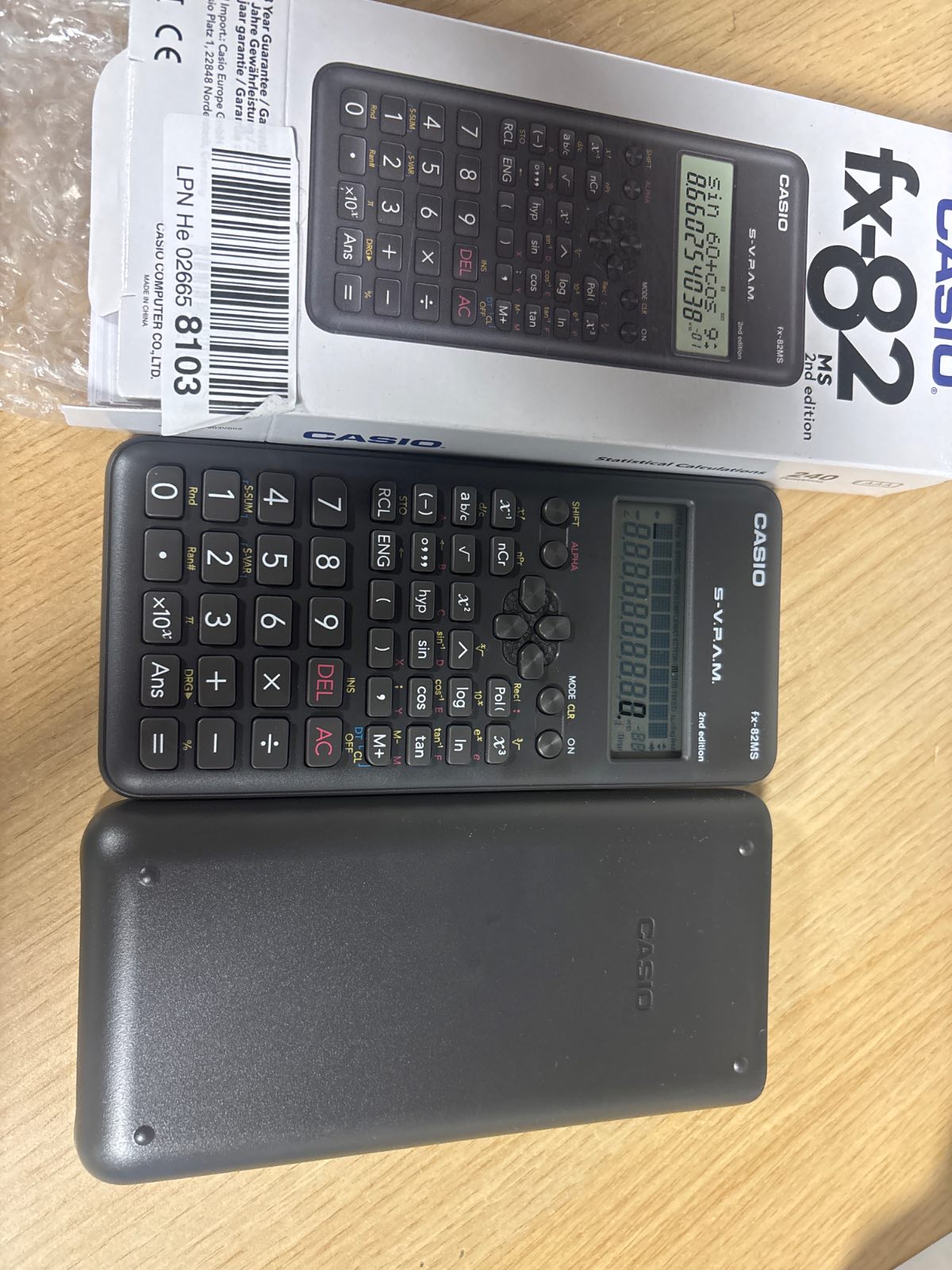 320462 - CASIO Kalkulator Shkencor FX-82MS-2, Funksionon me Bateri, Gri