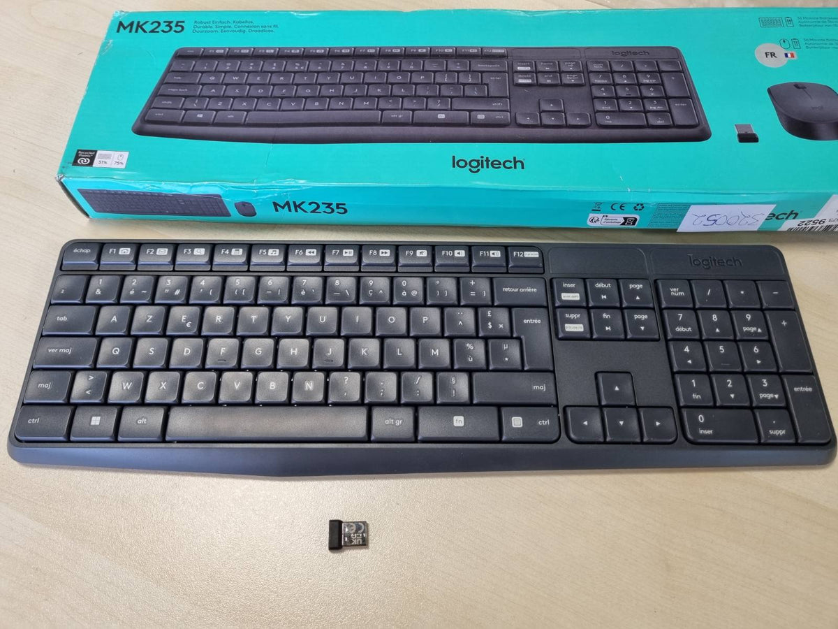 320052 - LOGITECH Kombinim Tastiere dhe Mausi pa Tel MK235, 2.4 GHz, Marrës USB Unifying, 15 Taste Funksionesh, Jetëgjatësi Baterie 3-vjeçare, Gri e Errët