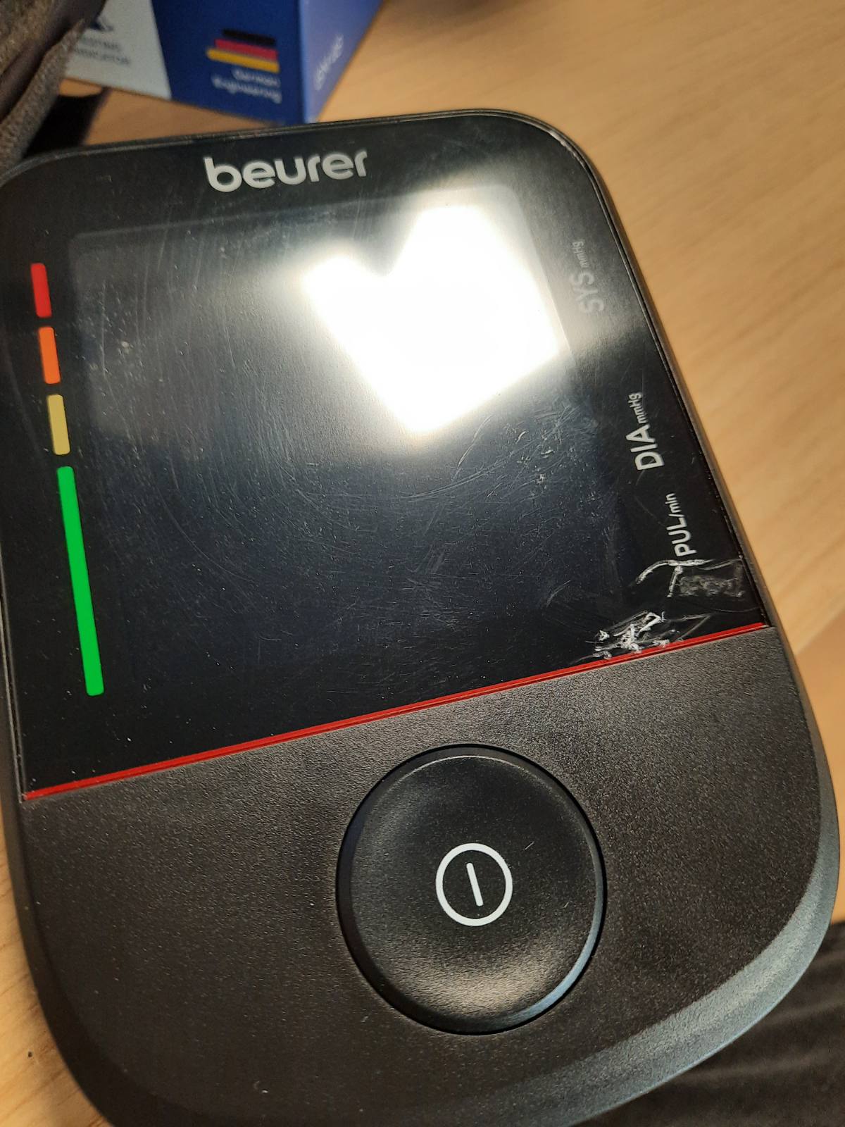 315813 - BEURER Monitor tensioni i gjakut BM 48 për krahun e sipërm, funksionim i thjeshtë me një buton, matje e butë dhe e shpejtë, zbulim i aritmisë, manshetë, me aplikacion, transferim të dhënash në Apple Health, i zi