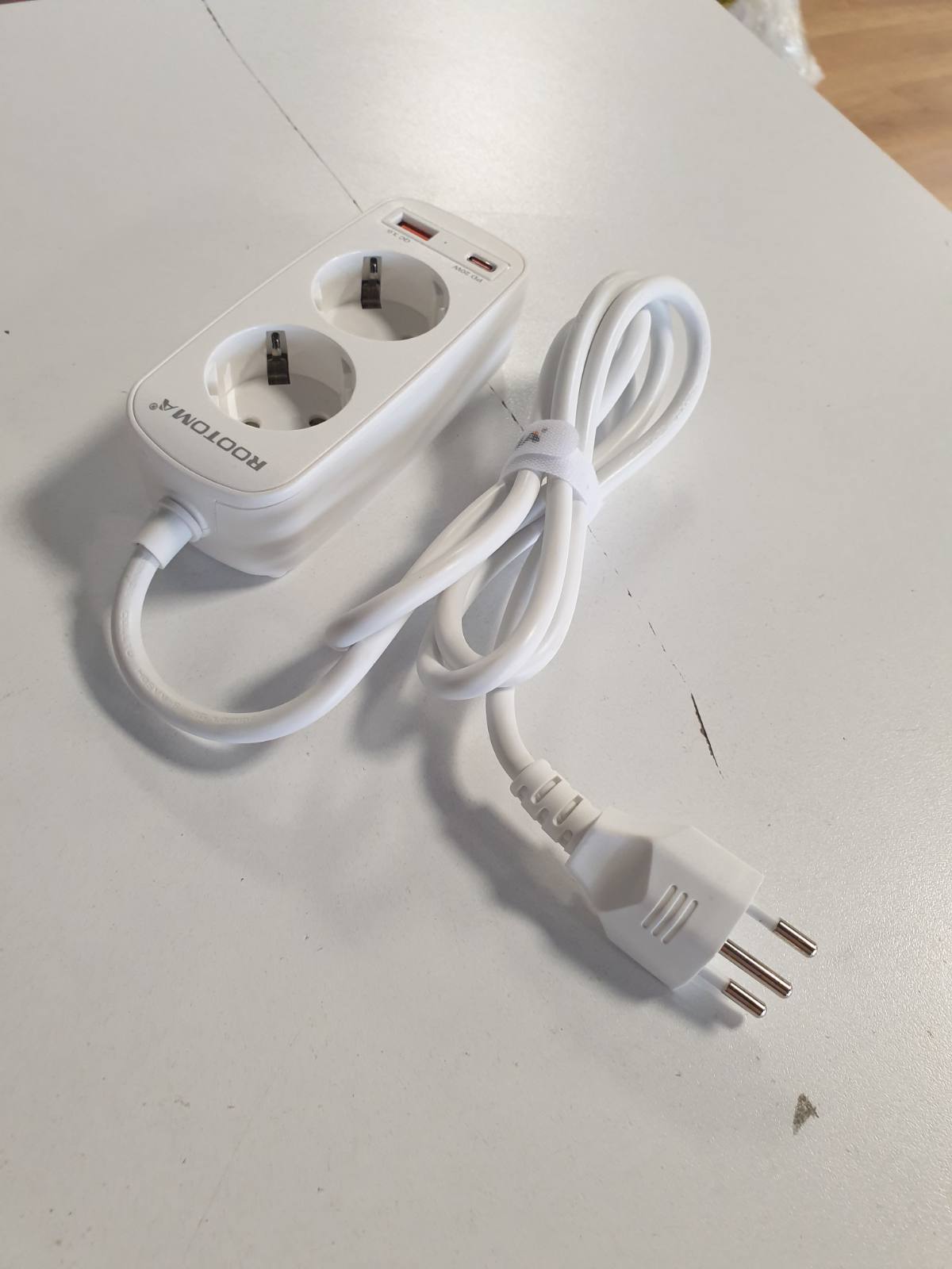 295293 - Adaptor Zvicër-Gjermani me karikues të shpejtë USB PD20W, kabllo 1.5 m, tipi J, për Zvicër, Jordani, Madagaskar, Maldive, Lihtenshtajn, Ruandë