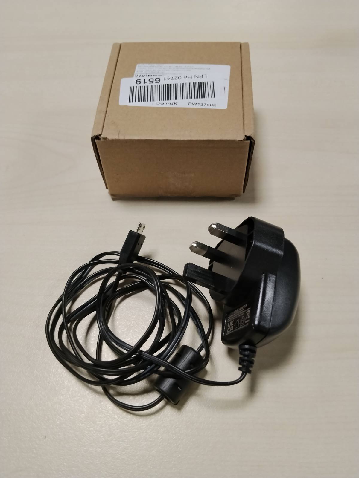 299918 - eSynic Adaptor Furnizimi me Energji 5V 1A Micro USB, Gjatësia e Kabllit të Karikuesit Rrjetor 1.53 m me Mbushës Ferriti për Telefon Celular, Smartphone/Tablet/Imuto 20000, Powerbank etj.