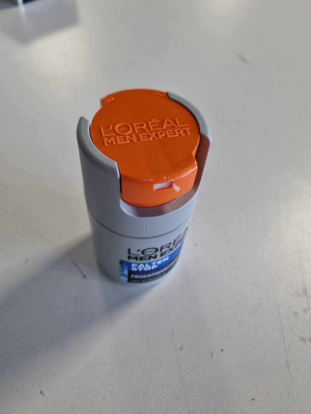 306917 - L'ORÉAL MEN EXPERT Krem hidratues kundër plakjes, vitaminë E, 1 x 50 ml