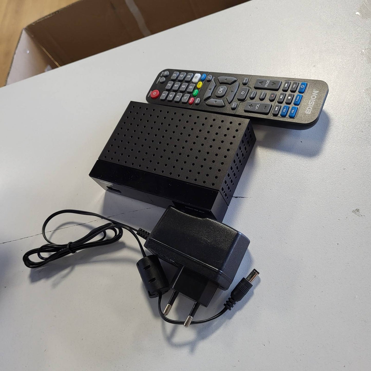 319871 - EDISION Proton S2 Plus Marrës Satelitor Full HD FTA, telekomandë Comfort 2-në-1, i pajtueshëm me Unicable, mbështetje USB WiFi, lista e programeve gjermane e parainstaluar