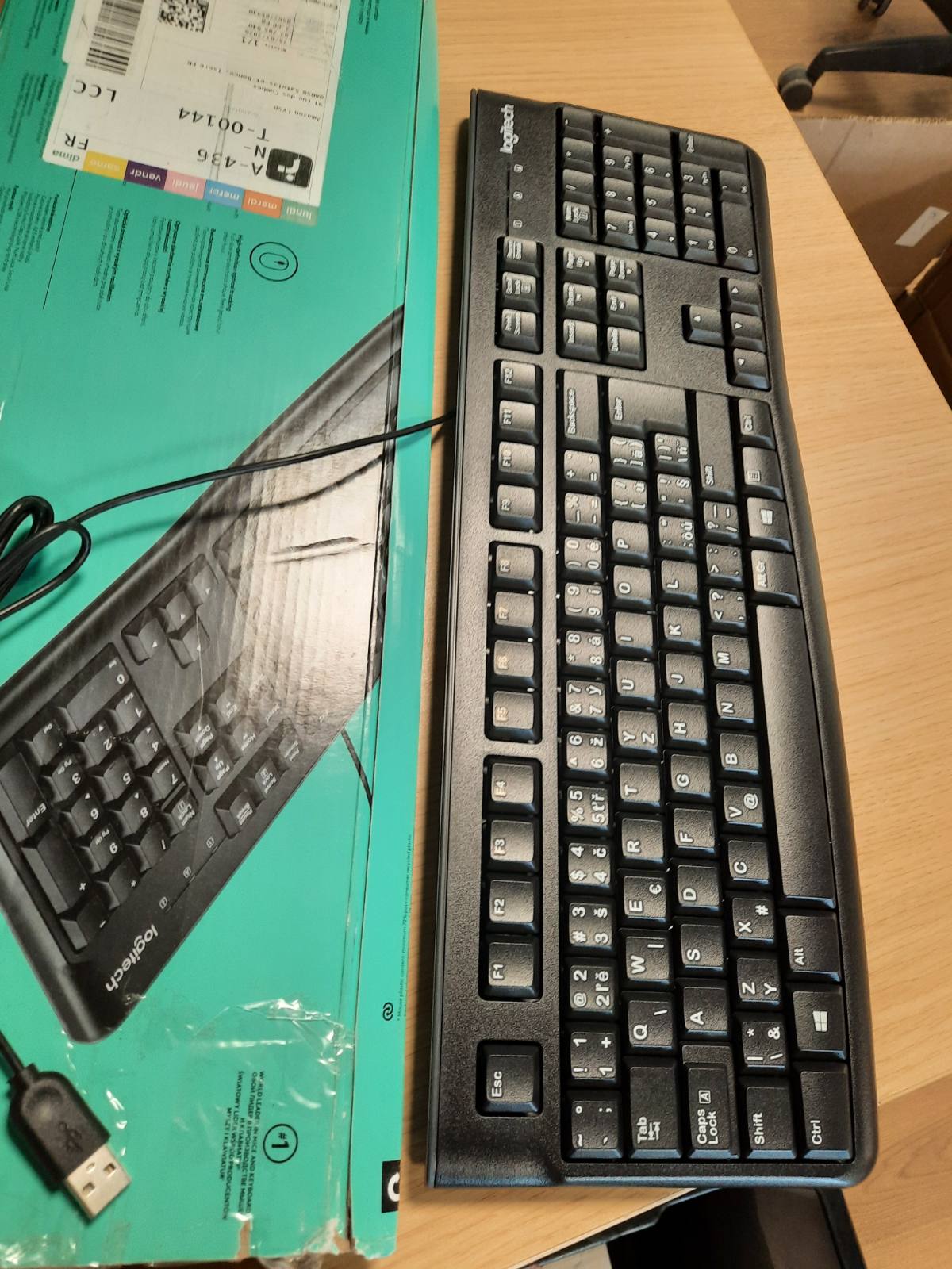 295250 - LOGITECH Kombinim tastiere dhe mausi MK120, madhësi standarde, maus optik me tela, lidhje USB Plug and Play, PC/Laptop, tastierë çeke/sllovake - e zezë (QWERTY)