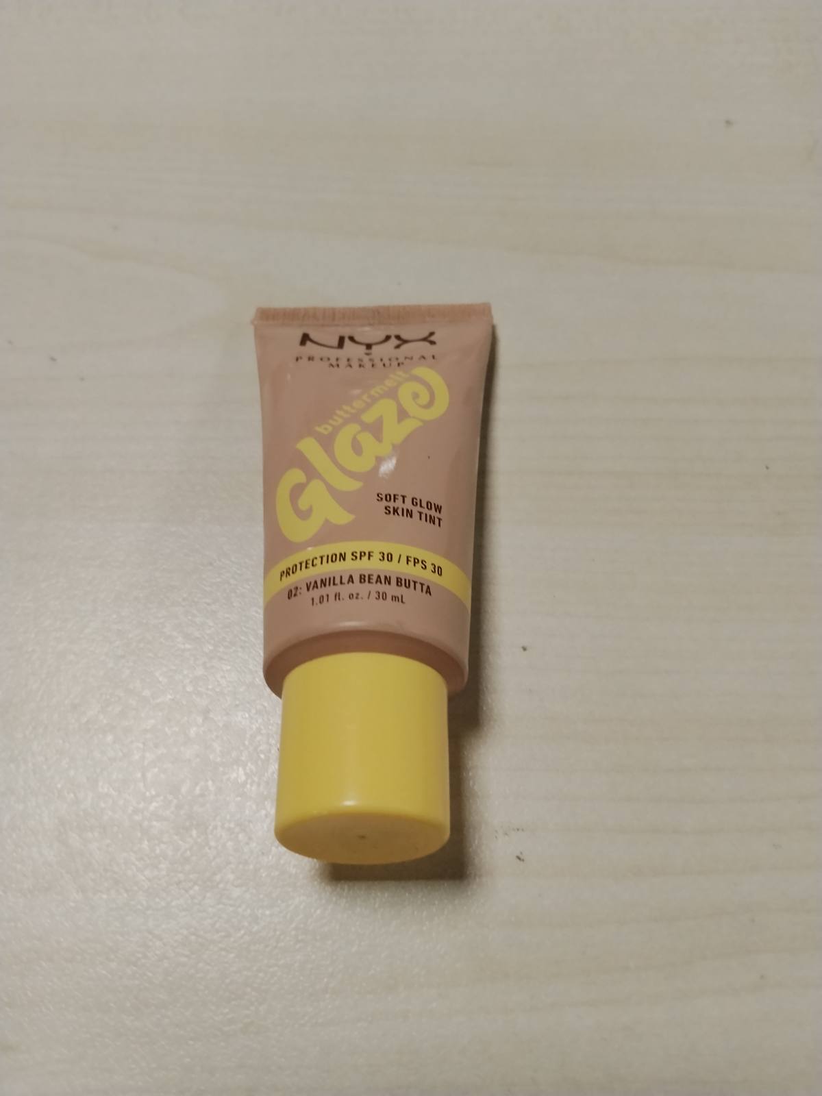 301166 - NYX - FONDATINË PROFESIONALE PËR MAKIJAZH PËR TË GJITHA LLOJTE E LËKURËS, ME GJALPË SHEA, GJALPË MANGO DHE NIACINAMIDE, SPF 30, NUANCA: 02 VANILLA BEAN BUTTA