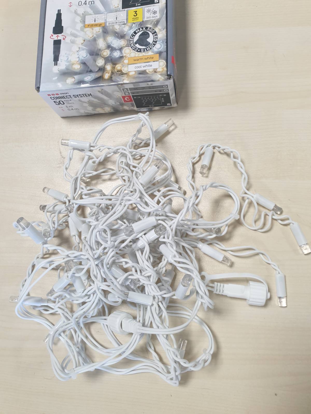 198238 - EMOS - Sistemi i Dritave LED Connect 3m, Varg Dritash Krishtlindjesh 50 LED, Pjesa Zgjatuese C (pa Kabllo Lidhëse dhe Adaptor), IP44 për Përdorim të Brendshëm dhe të Jashtëm, Me Ngjyra të Bardha dhe Efekte të Dritës