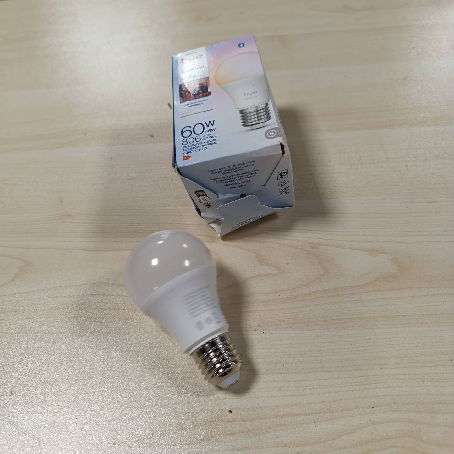 184203 - PHILIPS Llampa Smart LED Hue Essential A60, E Bardhë dhe me Ngjyra, Prizë E27, 8W, 2200K-6500K, 806lm, e Zbehtë, e Pajtueshme me Alexa, Google Assistant dhe Apple Home, Pako me 1