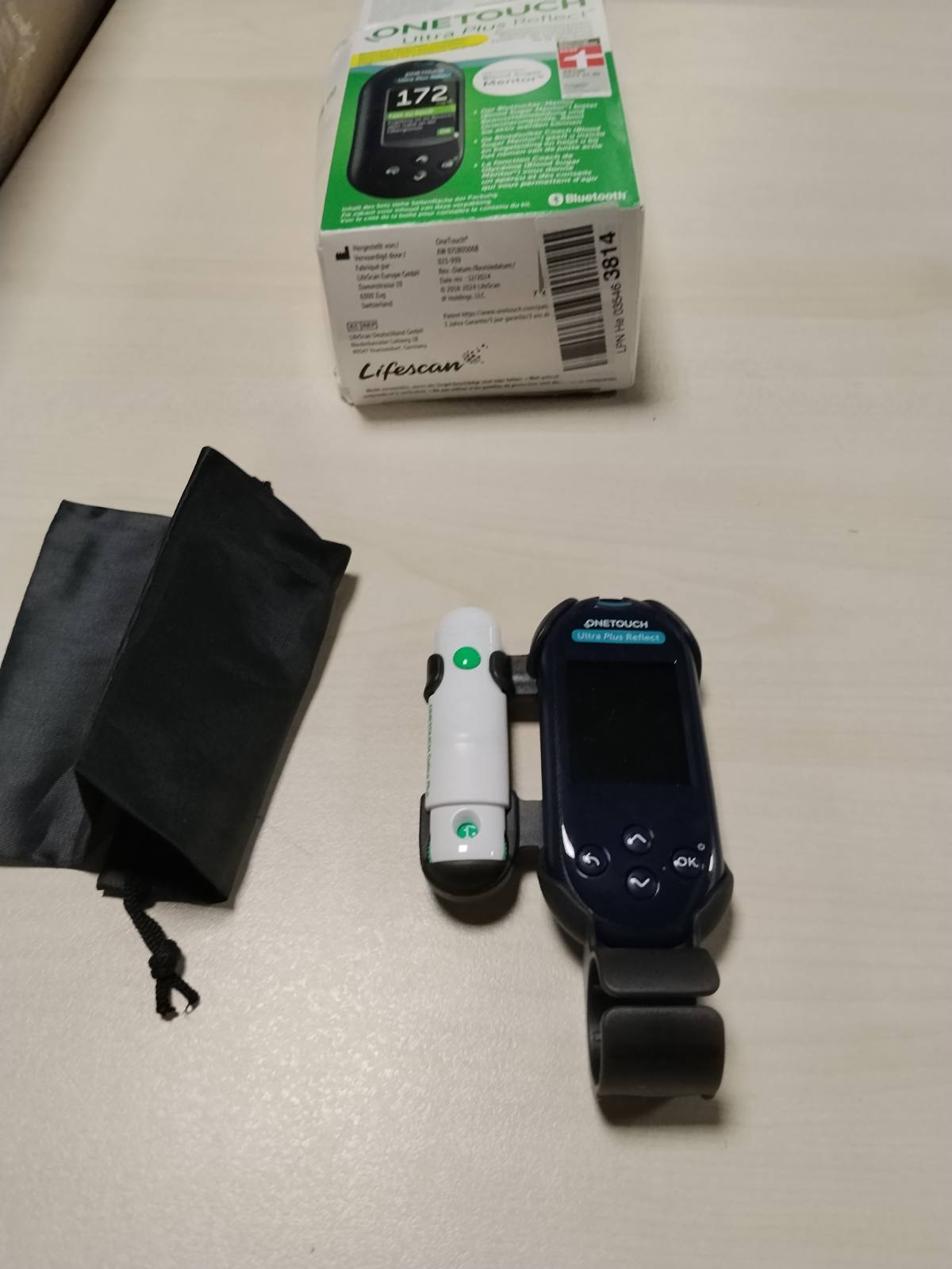 300862 - ONETOUCH Matësi i glukozës në gjak Ultra Plus Reflect®, 1 metër, 10 shirita testimi, 10 lanceta, 1 pajisje lancimi, 1 kuti, Stiftung Warentest SHUMË MIRË (1.5)