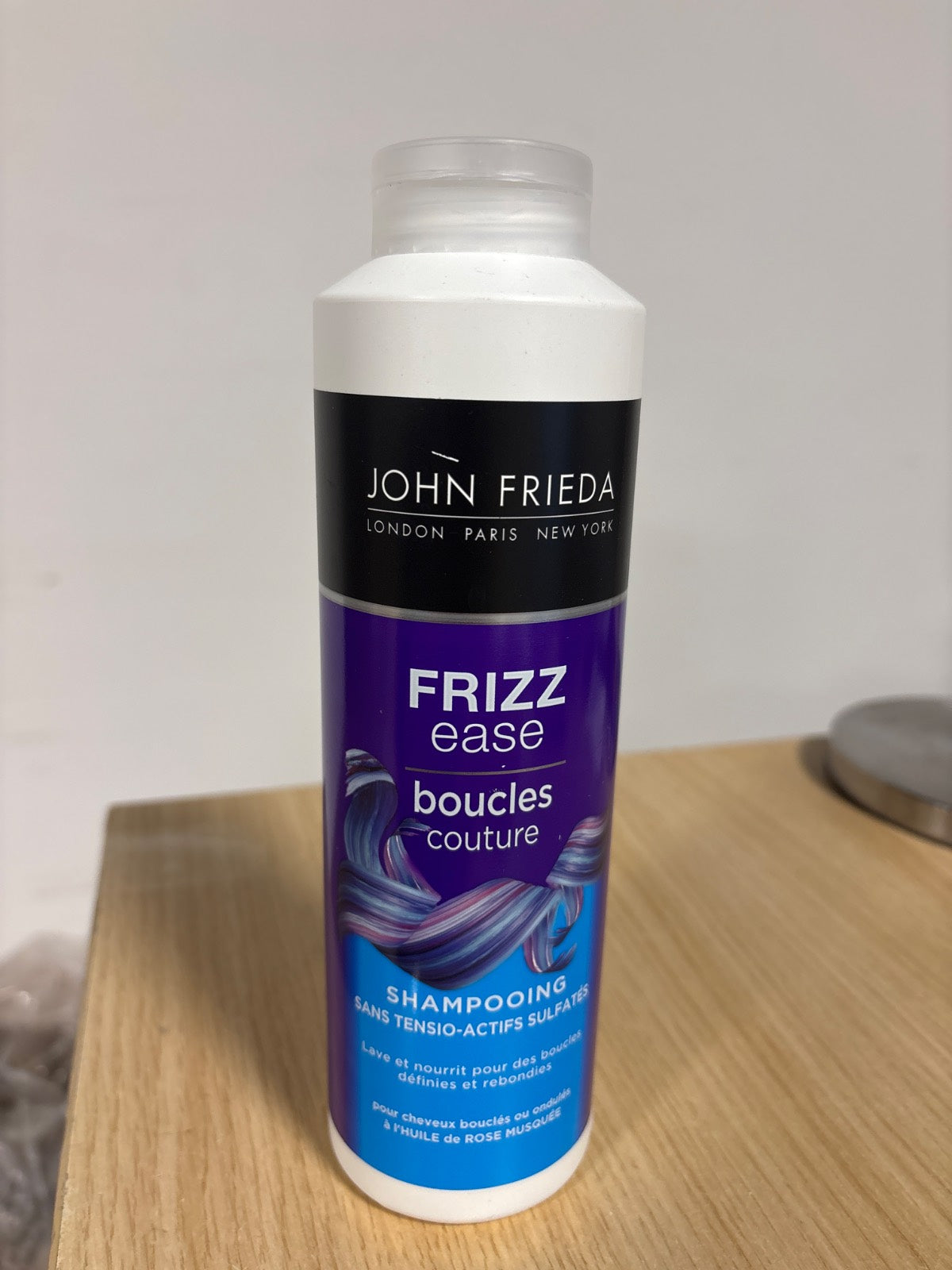 297387 - JOHN FRIEDA Shampo për flokë Frizz Ease Boucles Couture 500 ml