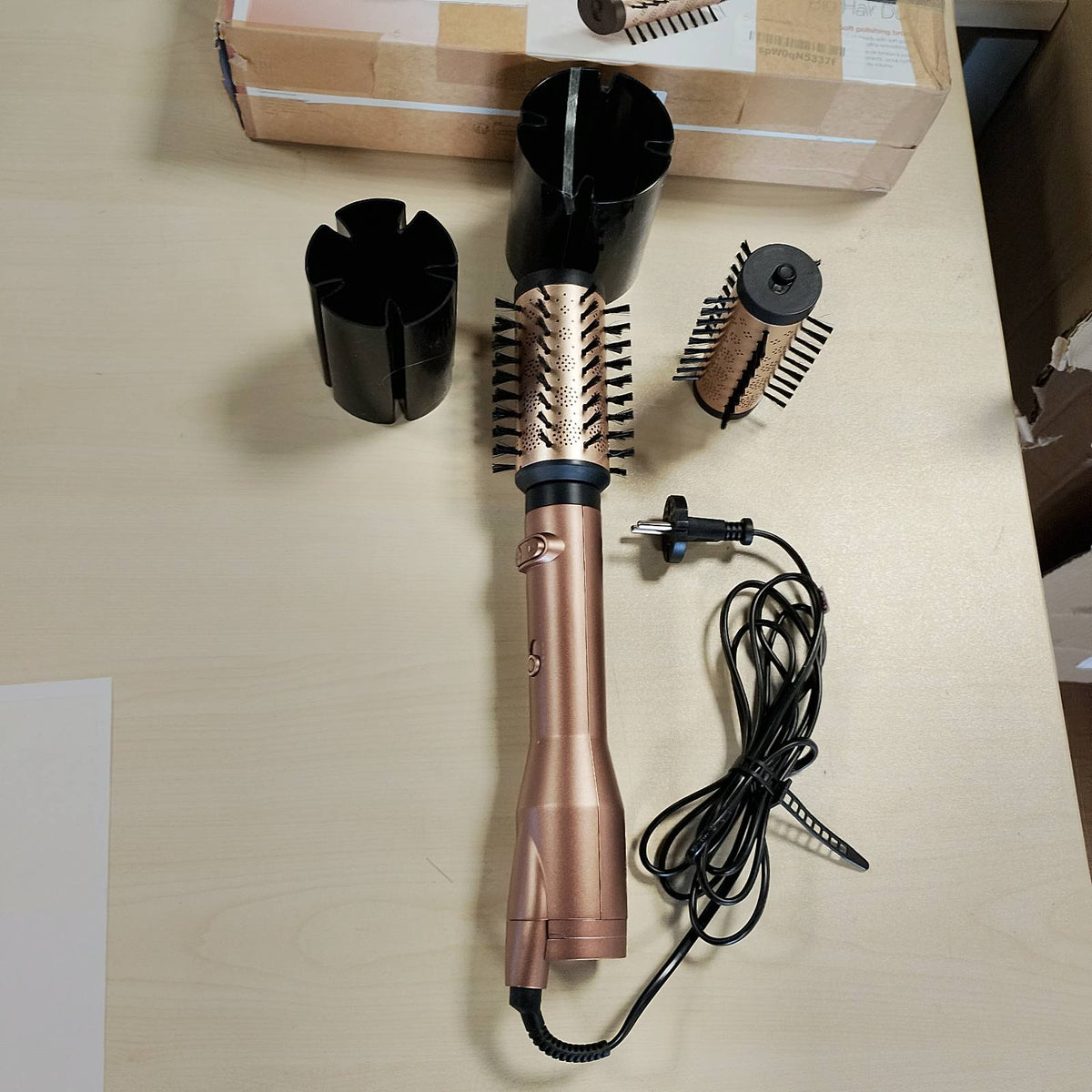 297973 - BABYLISS Furçë me ajër të nxehtë Big Hair, Teknologji Jonike, Shtojca 50 mm dhe 40 mm, 2 Drejtime Rrotullimi, 2 Cilësime Temperaturën, AS952E