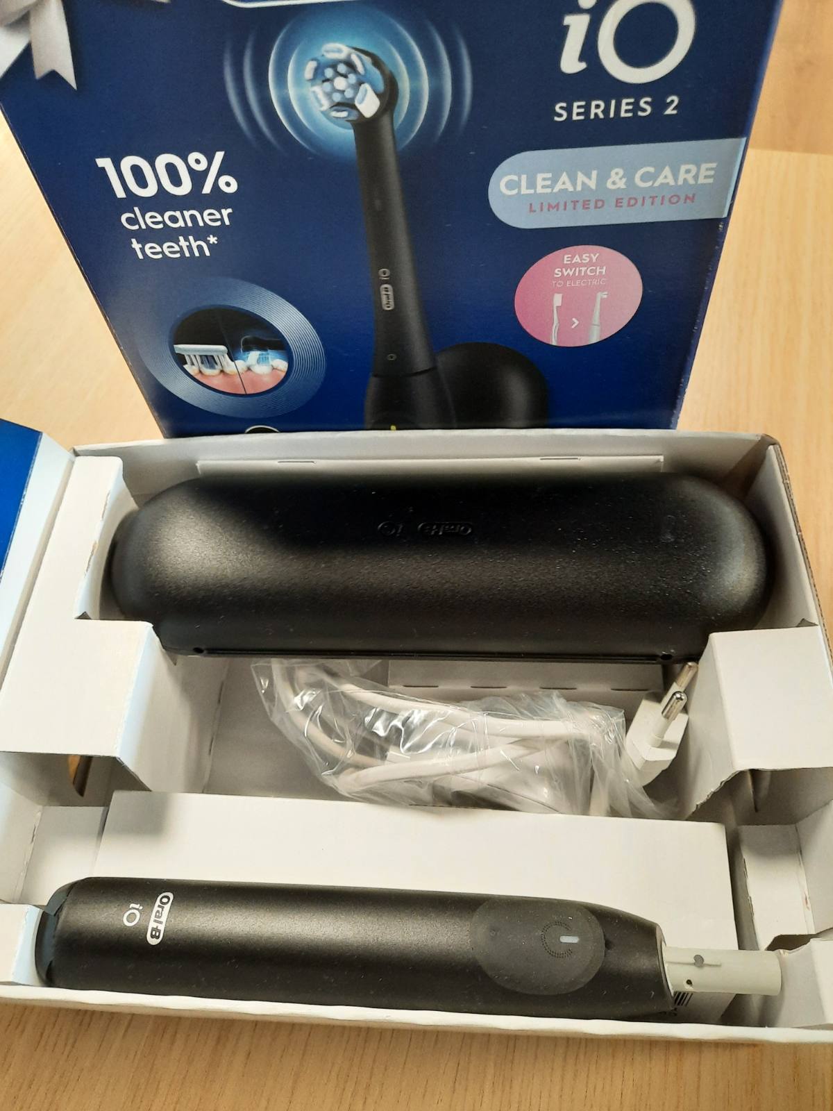 296624 - ORAL-B Furçë dhëmbësh elektrike iO Series 2, e zezë.