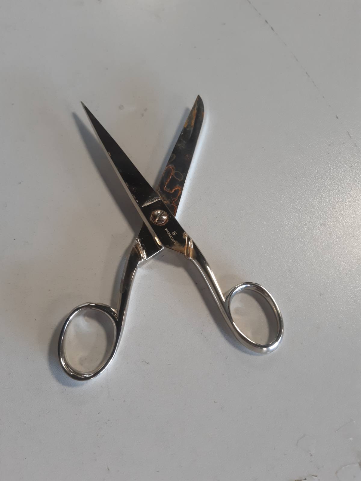 197869 - VICTORINOX Gërshërë Profesionale Shtëpiake Francë, 15 cm, Çelik Inoks, Gri, me Teh Ekstra të Mprehtë