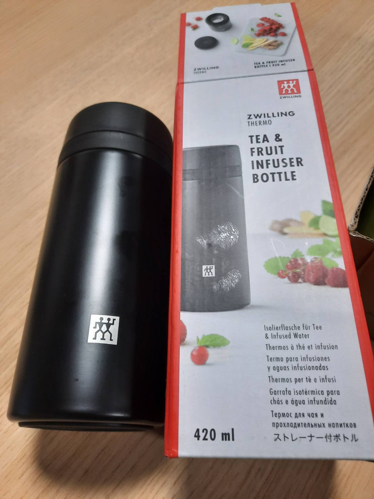 214231 - ZWILLING Infuzues çaji dhe frutash, i izoluar me mur të dyfishtë, 420 ml, Lartësia: 17.2 cm, e zezë