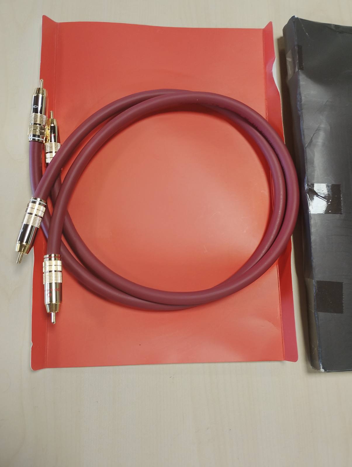 276278 - OEHLBACH NF 214 Master 70 - Set kabllosh audio stereo RCA - 2 x 0.70 m - Mbrojtje e shumëfishtë, bakër i veshur me argjend - Bordo