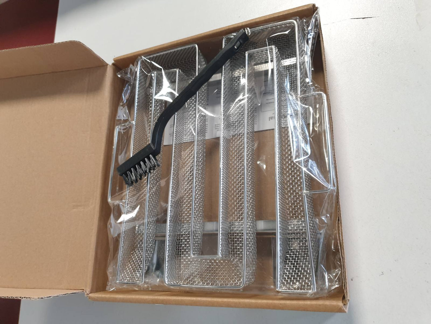 162674 - LESDOI Gjenerator Tymi i Ftohtë, Materiali Çelik Inoks, Madhësia M, Kapaciteti Deri në 20 Orë, Seti Përfshin 2 Grepa Mishi dhe 1 Furçë Pastruese, i Përshtatshëm për Barbecue