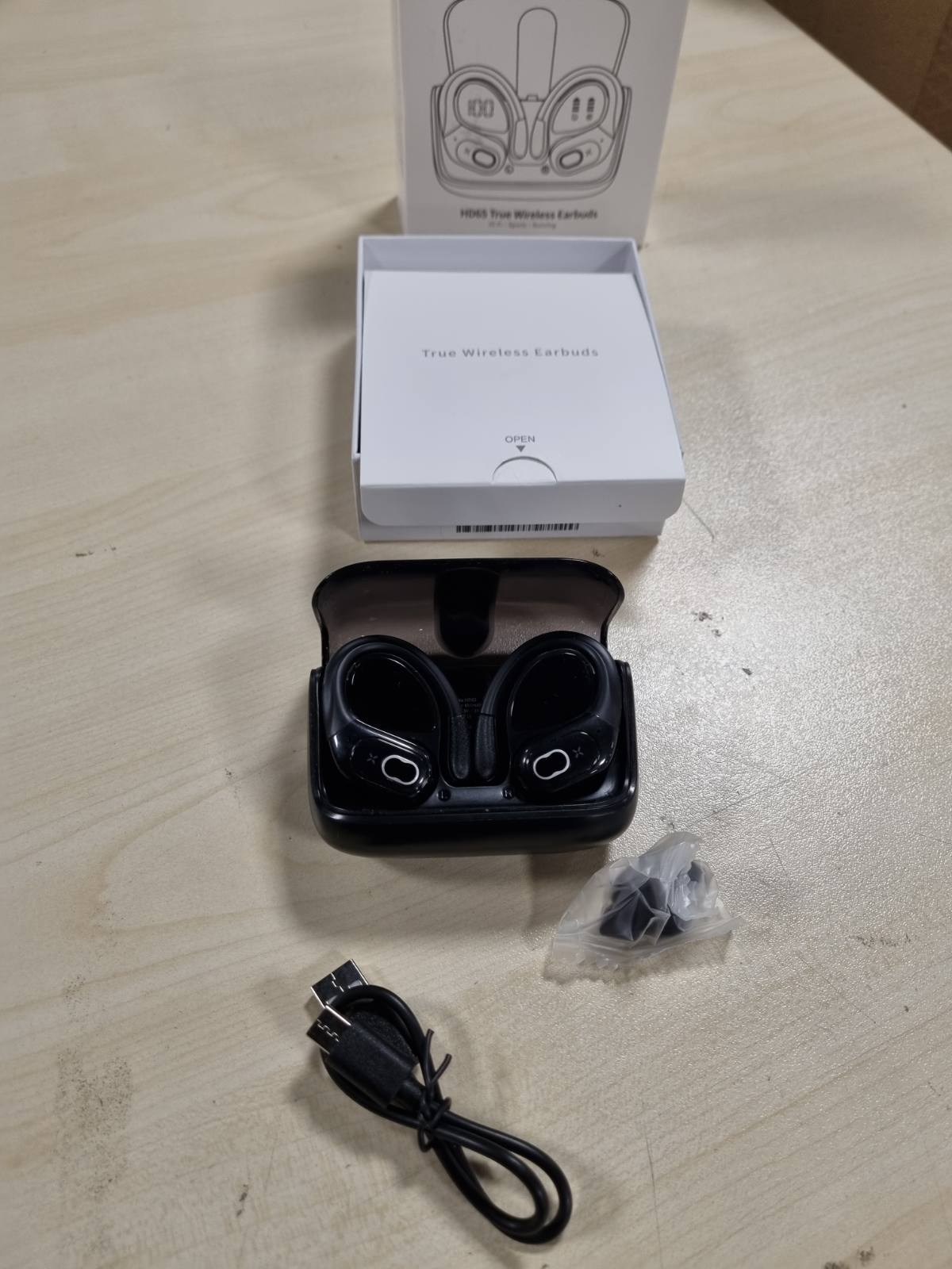 299593 - STECEi Kufje Sportive 2025, Bluetooth 5.4, Mikrofon HD, Kufje Stereo HiFi 75 Orë, IP7 të Papërshkueshme nga Uji