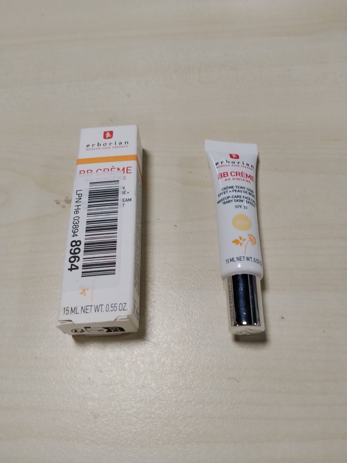 300897 - ERBORIAN Krem BB me Xhensen, Krem me Ngjyrë, Efektin e Lëkurës së Foshnjës, Kujdes Korean për Fytyrën 5-në-1 me SPF 20, Ngjyrë Nude, 15 ml