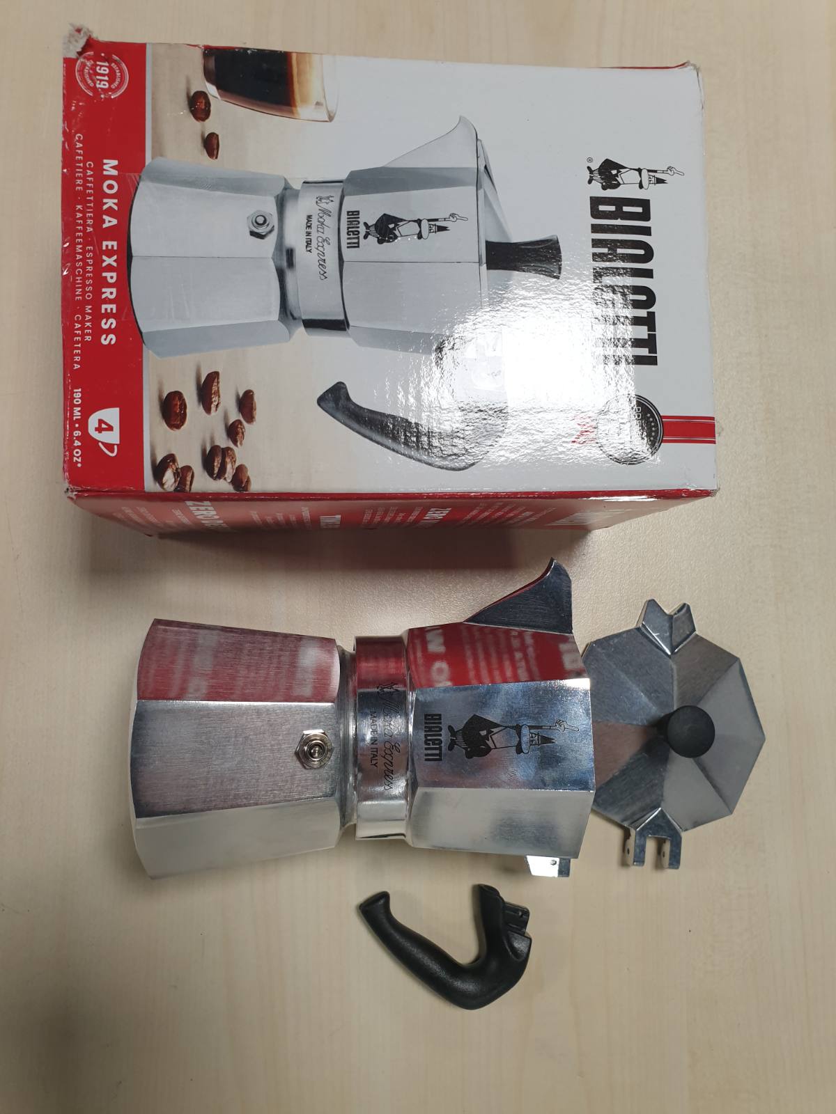 184308 - BIALETTI - Moka Express: Makinë e Kafesë për Espresso, 4 Gota (190ml), Alumini, Argjendë