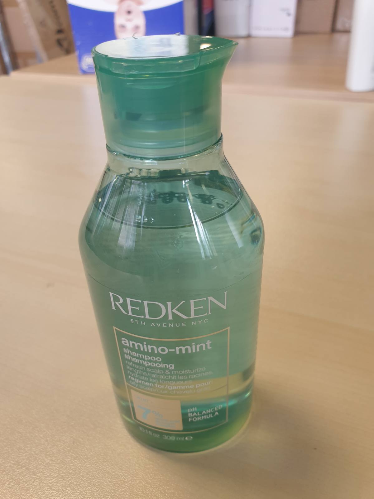 298506 - REDKEN Shampo me mente, 300 ml, pastron dhe purifikon flokët me yndyrë, rifreskon rrënjët