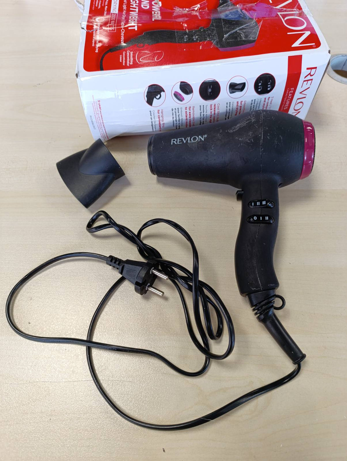 300971 - REVLON Tharëse flokësh RVDR5823, 2000W