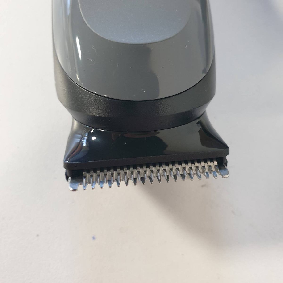 297997 - BRAUN Makinë rroje elektrike Series 3, Modeli AIO3565, gri
