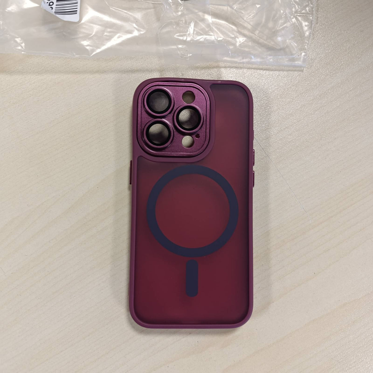 300113 - Mbështjellëse magnetike për iPhone 15 Pro, e lehtë dhe e hollë, rezistente ndaj gërvishtjeve, kundër zverdhjes, jo-rrëshqitëse, e kuqe e errët