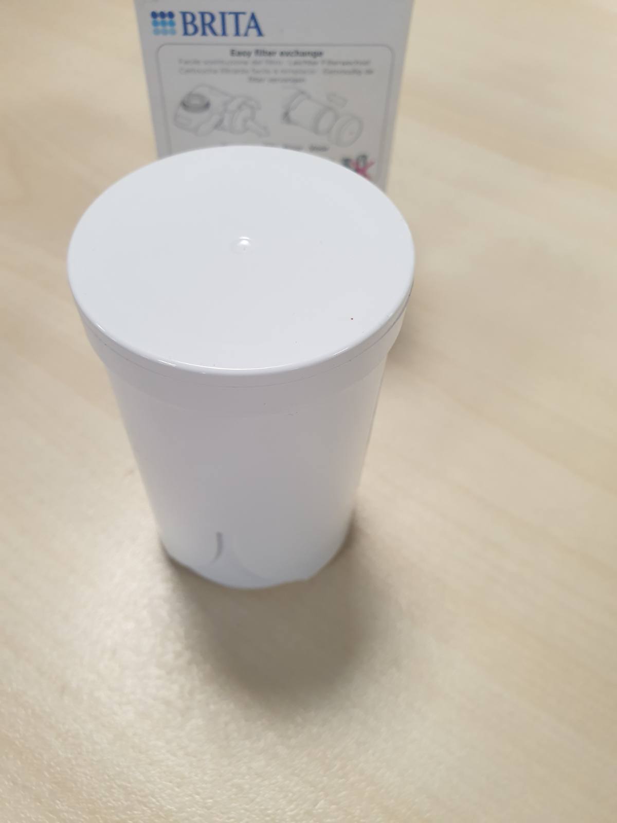 222334 - BRITA Filtri i ujit të rubinetit ON TAP V-MF, kapacitet: 600L, redukton klorin, PFAS, 99.99% të baktereve, mikropjesëzave dhe metaleve, për ujë të pijshëm të mirë dhe të sigurt