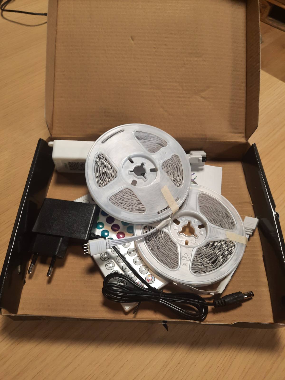 223773 - HOVVIDA - Shirit LED 20M, 30 LED/metër, 2x10M, RGB, 600 LED, APLIKACION dhe telekomandë, Modalitet muzike, Modalitet kohe