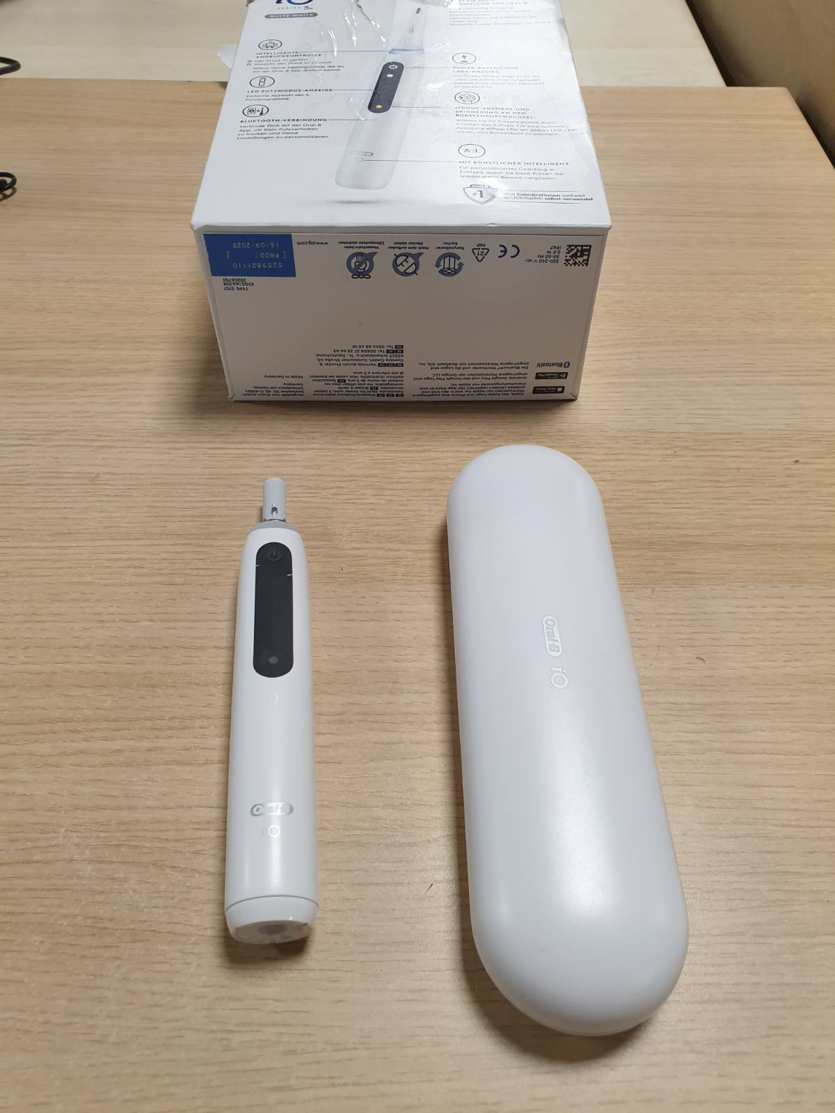 297869 - ORAL-B Furçë dhëmbësh elektrike iO Seria 5 — Përfshin kokën e furçës dhe kutinë e udhëtimit — 5 mënyra pastrimi për kujdesin oral, E bardhë