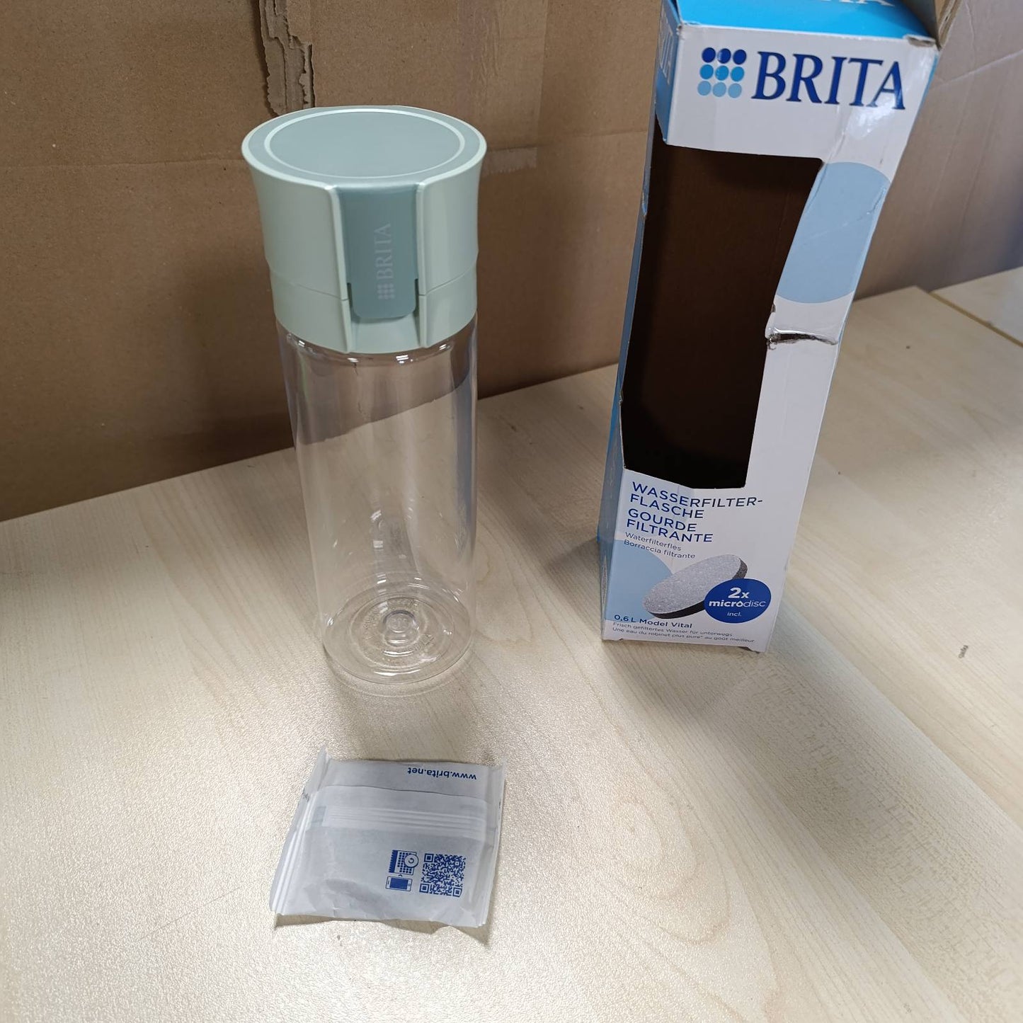 210090 - BRITA - Shishja e Ujit me Filtër Vital, Ngjyrë e Gjelbër e Çelët, Vëllim 0.6L, Zvogëlon Klorinë, Grimcat e Imëta ≥ 15 µm, Pesticidet, Herbicidet dhe Hormonet, Ruajtësit e Mineraleve si Kalciumi dhe Magnezi
