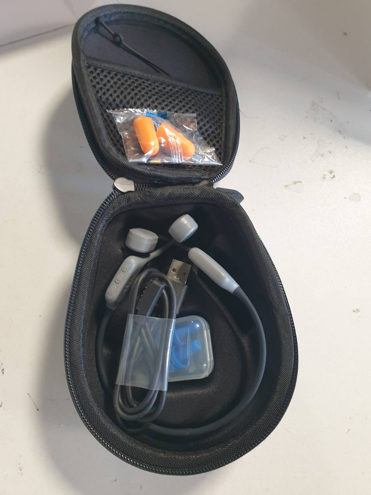 276137 - DOOGEE Kufje Bone Conductive, IP68 të papërshkueshme nga uji, Bluetooth 5.4, Silikon miqësor ndaj lëkurës, 32GB MP3, Kufje sportive për not, vrapim, çiklizëm (gri)