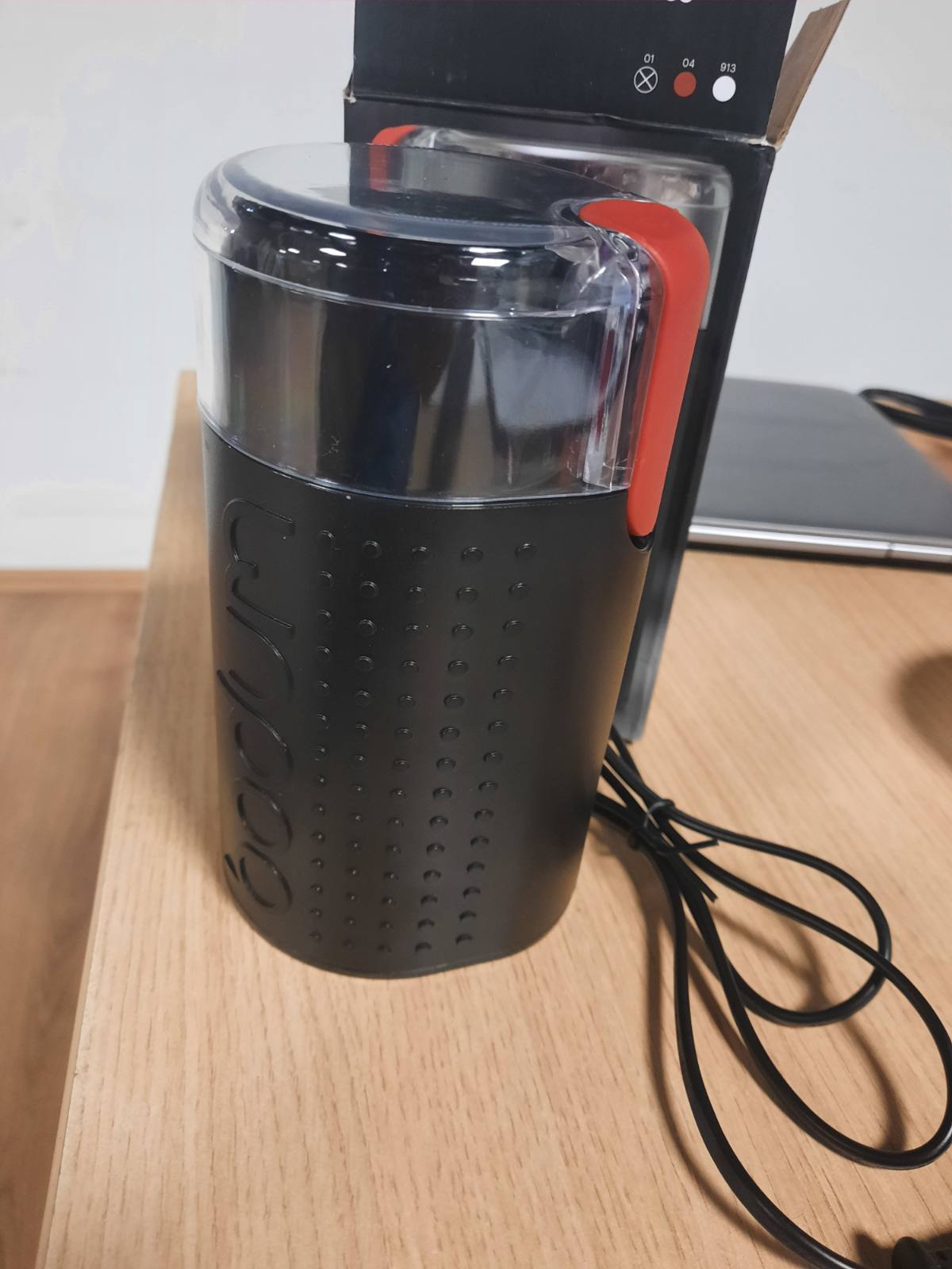 184554 - BODUM - BISTRO 11160-01EURO-3 Mulli Elektrik për Kafe, 150W, Në Ngjyrë të Zëzë, me Teh