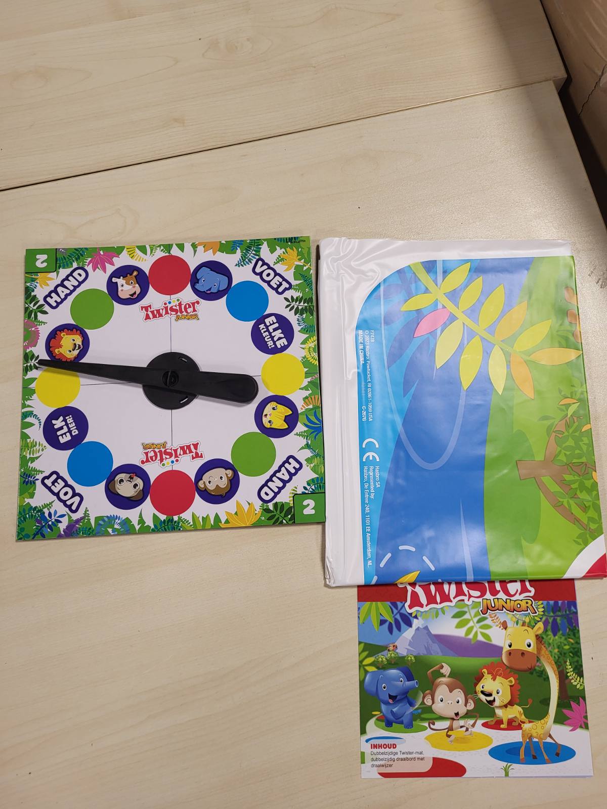293970 - HASBRO GAMING Twister Junior Animal Adventures, dyshek me dy anë, 2 lojëra në 1, lojë për festë, për 2-4 lojtarë
