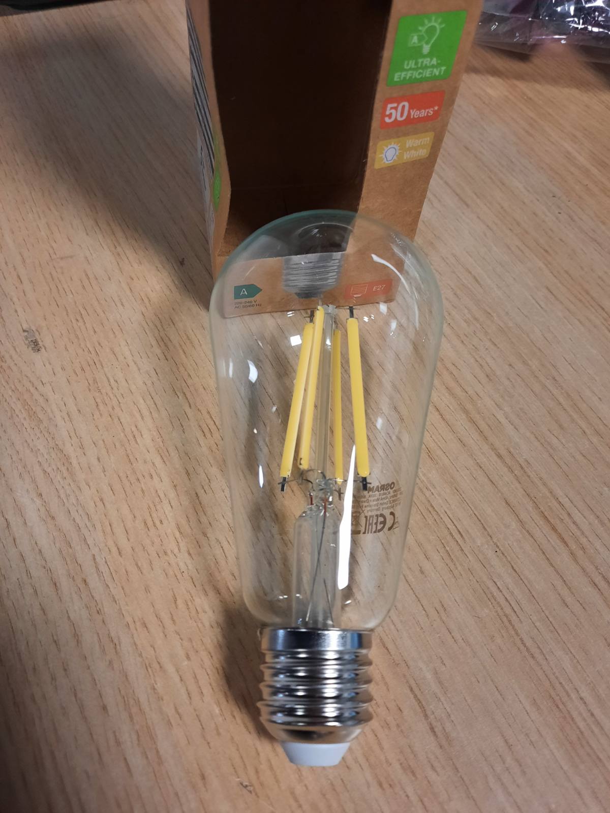 186343 - OSRAM Llambë LED me Filament Edison, Bazë E27, e Bardhë e Ngrohtë (3000K), 4 Vat, Zëvendëson Llambat 60W, me Efikasitet të Lartë Energjitik, Pako me 1 Copë