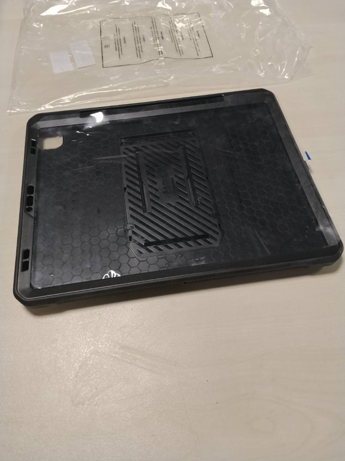 299547 - SUPCASE Mbrojtëse për iPad Pro 12.9" (2021/2020) Gjenerata e 5-të/4-t, Mbrojtje e plotë me mbrojtës të ekranit dhe mbështetëse, e zezë
