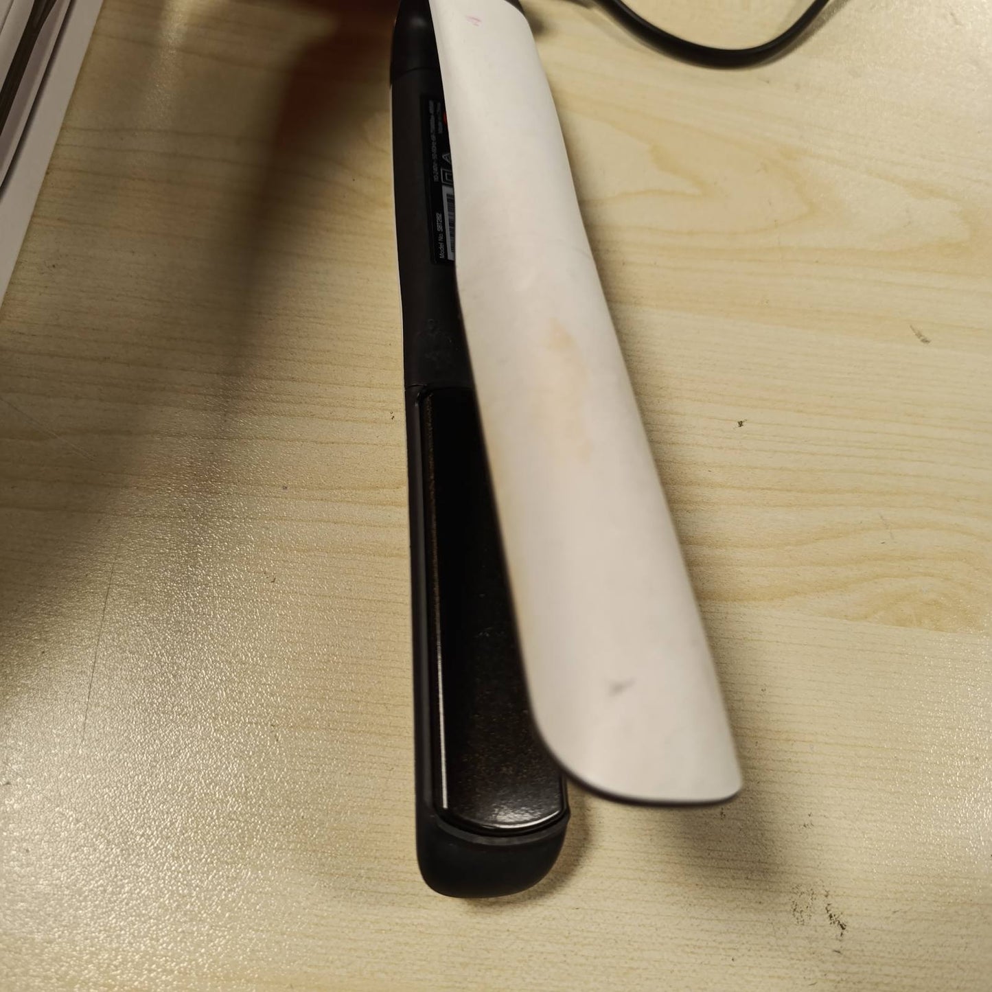 274839 - GHD PLATINUM+, Drejtues flokësh inteligjent profesional, 26 mm, I bardhë, Teknologji parashikuese, Shkëlqim që zgjat, Mbrojtje e ngjyrës, I përshtatshëm për të gjitha llojet e flokëve