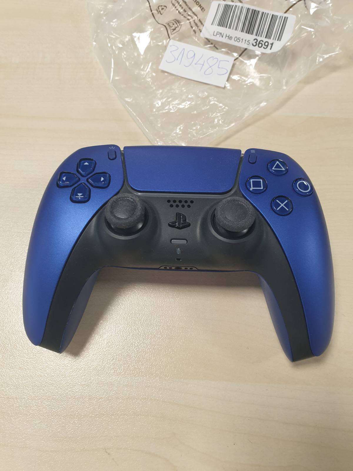 319485 - SONY Kontrollues Zyrtar DualSense 5, Pa Tel, Bateri e Rikarikueshme, Bluetooth, I Përputhshëm me PS5 dhe PC, Ngjyra: Blu Kobalti