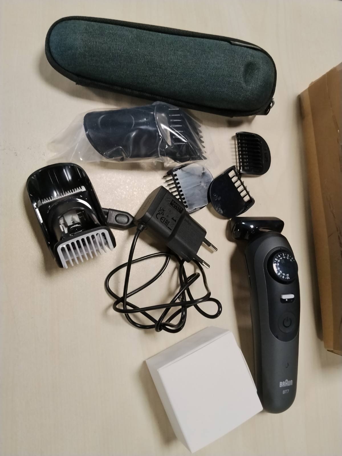 301614 - BRAUN Makinë prerëse për mjekër Series 7 BT7545, e rikarikueshme, rezistente ndaj ujit, +12 aksesorë, jetëgjatësi baterie 120 minuta, 40 cilësime gjatësie, teh ultra i mprehtë, gri