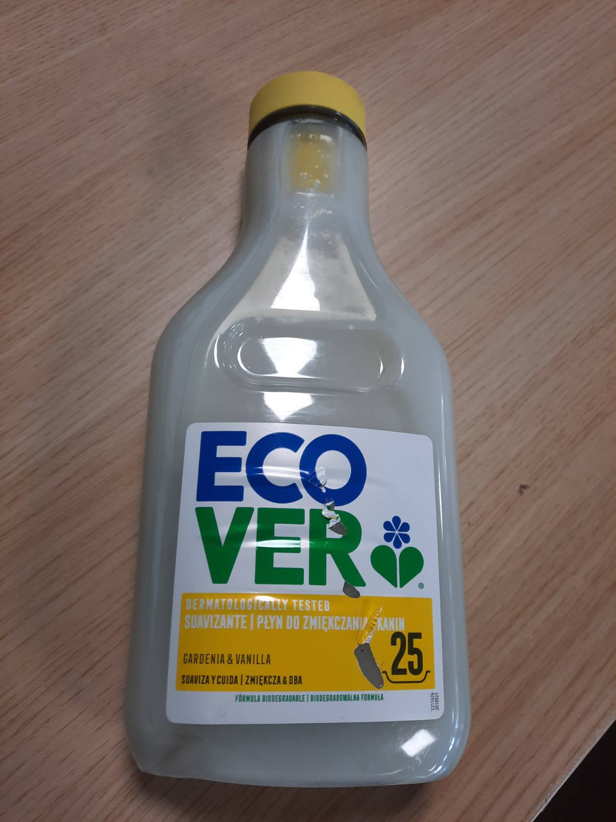 301513 - ECOVER Zbutës rrobash Gardenia dhe Vanilje, 750ml