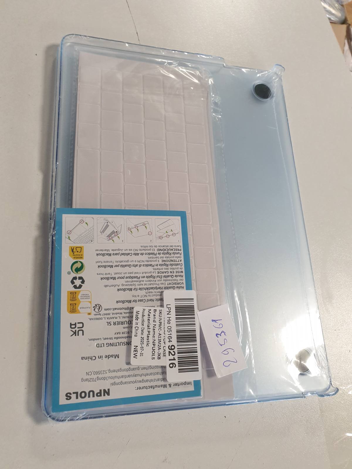 295361 - NPUOLS | Mbështjellëse për MacBook Air 13.6 inç M4 M3 M2 2025-2022 Model A3240 A3113 A2681 | Mbulesë plastike mat + tastierë TPU ultra e hollë | Versioni evropian, blu qielli mat
