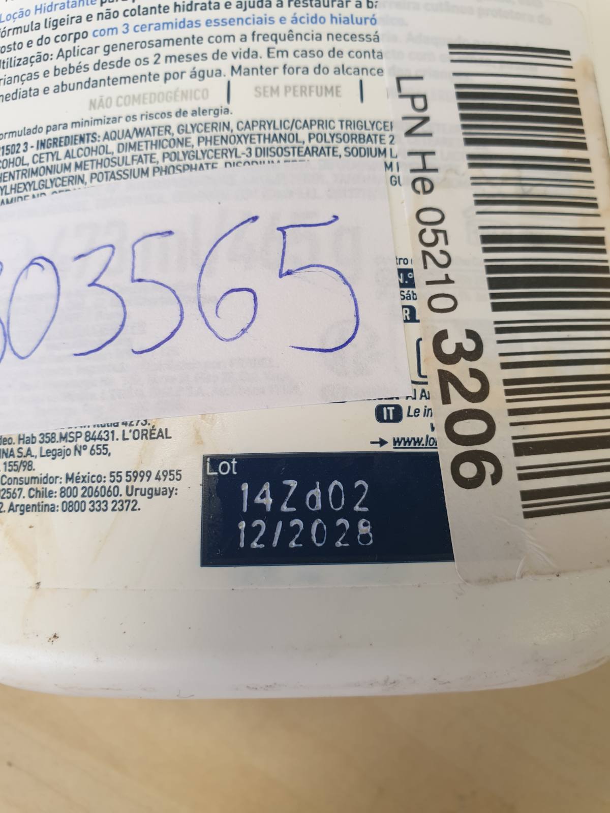 303565 - CERAVE Locion hidratues, për lëkurë të thatë deri në shumë të thatë, hidraton dhe rikthen barrierën mbrojtëse të lëkurës, i pasuruar me ceramide esenciale dhe acid hialuronik, formulë e lehtë, i përshtatshëm për fytyrën dhe trupin.